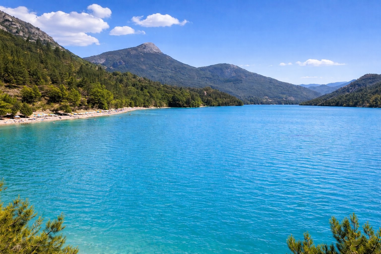 Lac de Castillon dans le Haut Verdon
